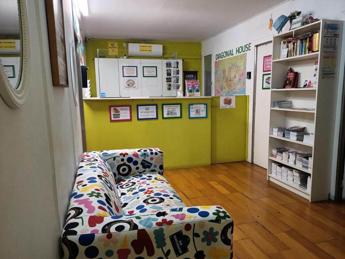 Diagonal House Hostel Barcelona Ngoại thất bức ảnh