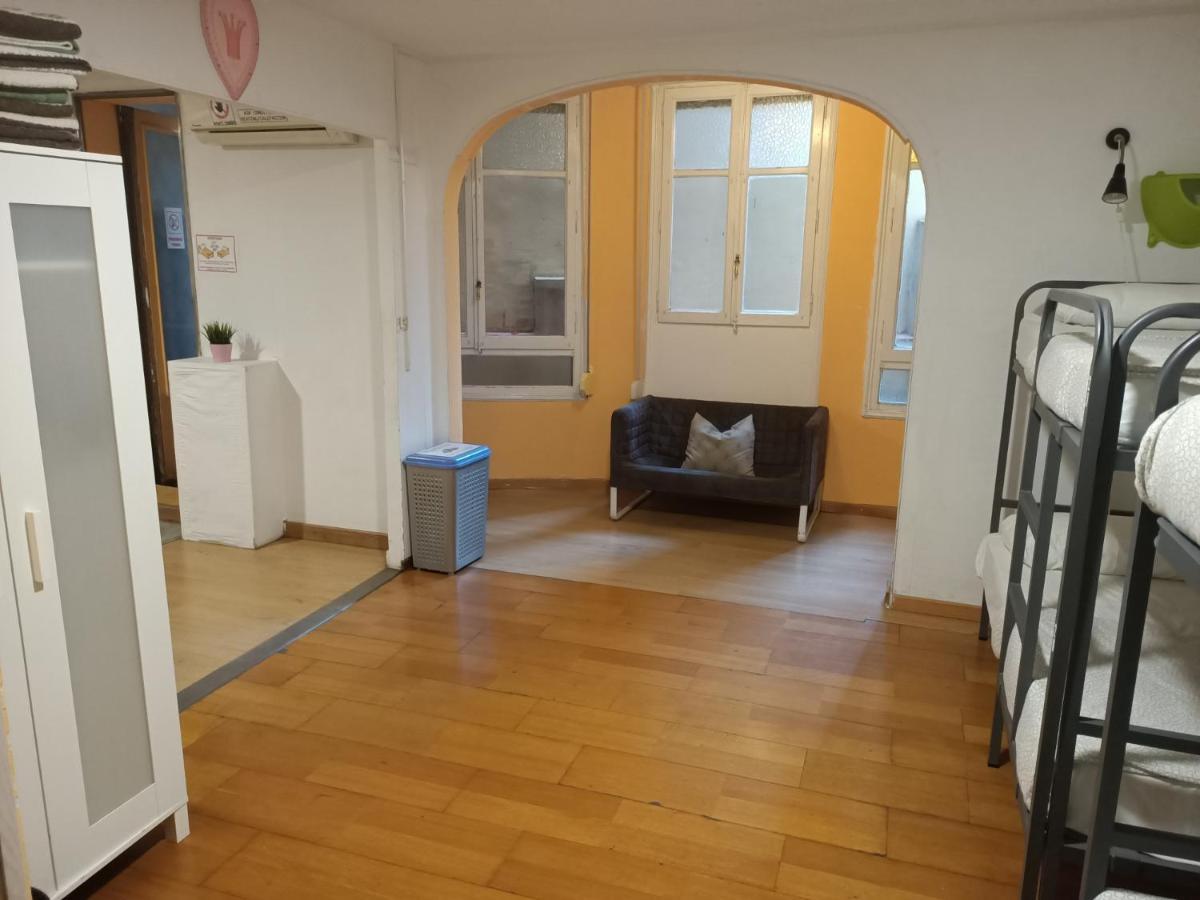 Diagonal House Hostel Barcelona Ngoại thất bức ảnh