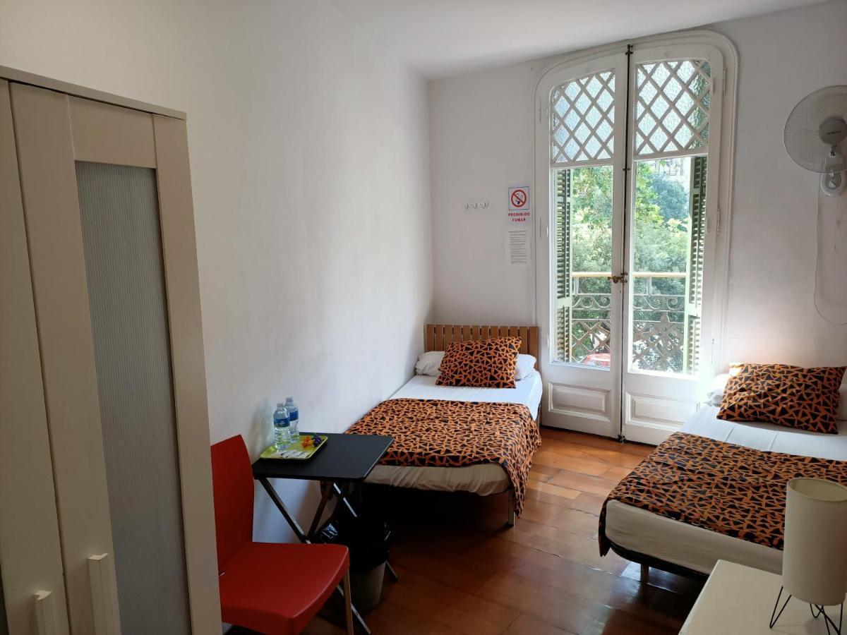 Diagonal House Hostel Barcelona Ngoại thất bức ảnh