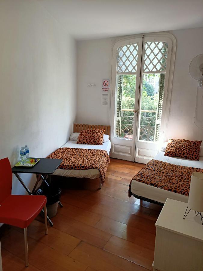 Diagonal House Hostel Barcelona Ngoại thất bức ảnh