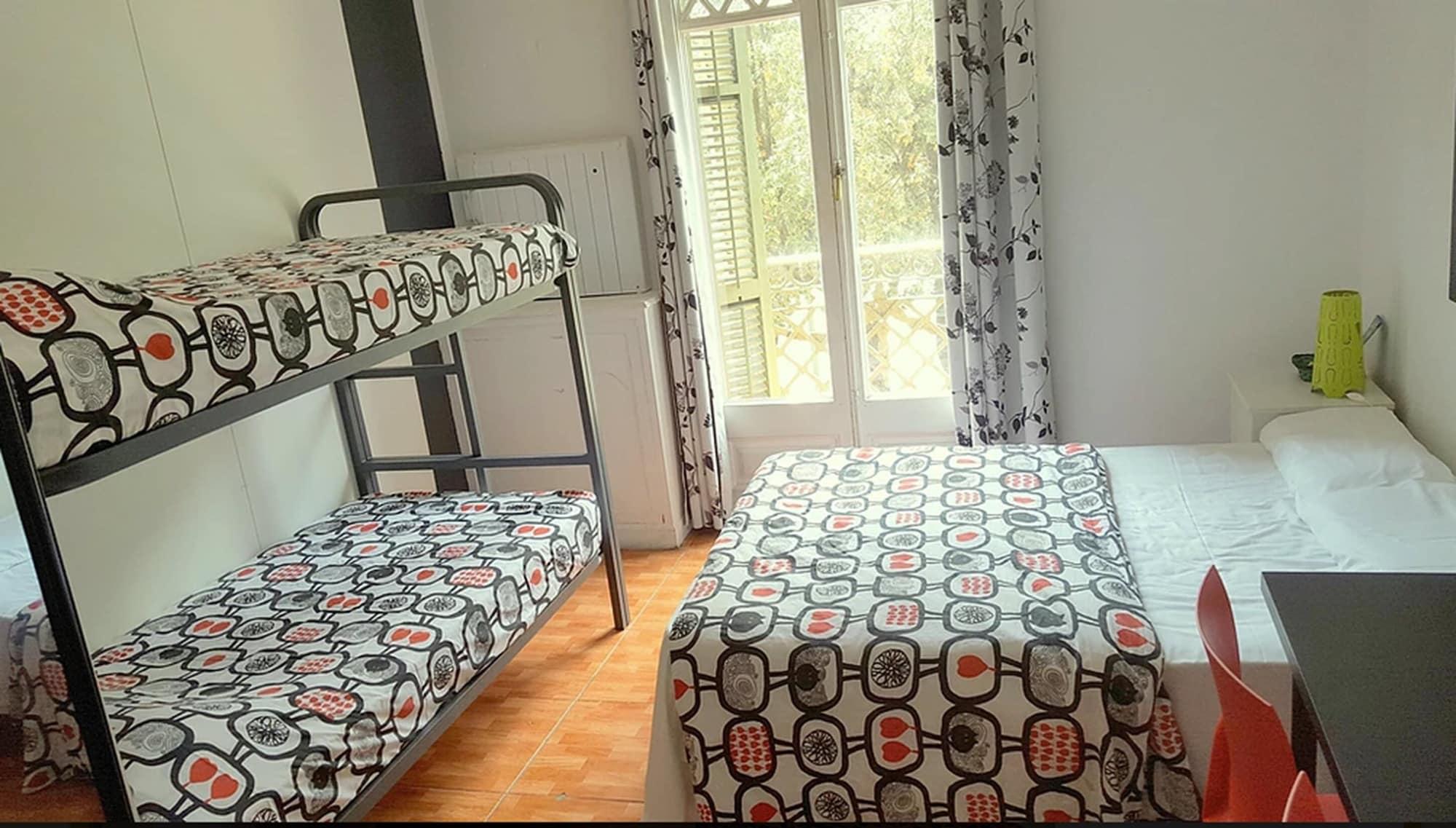 Diagonal House Hostel Barcelona Ngoại thất bức ảnh