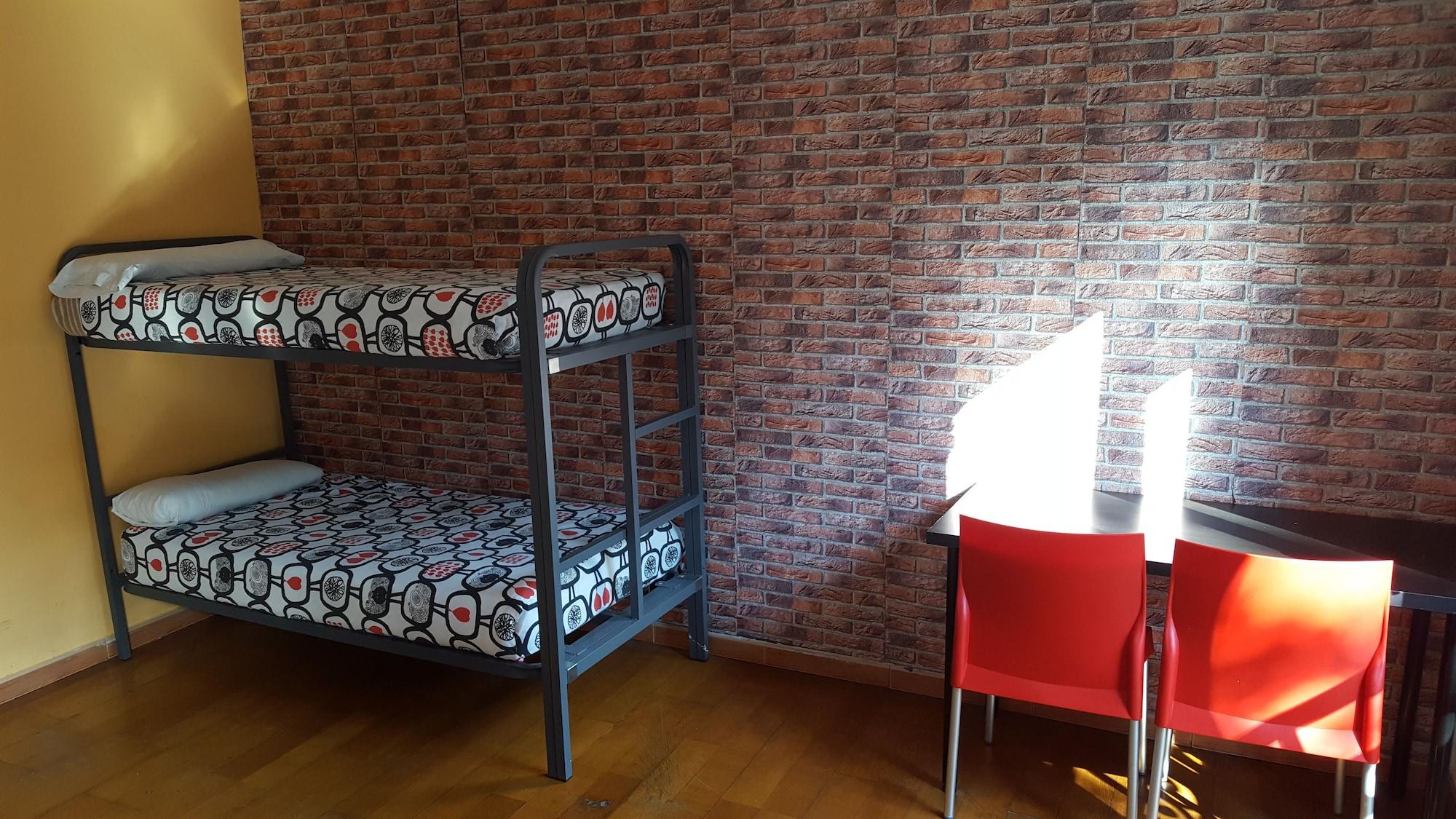 Diagonal House Hostel Barcelona Ngoại thất bức ảnh