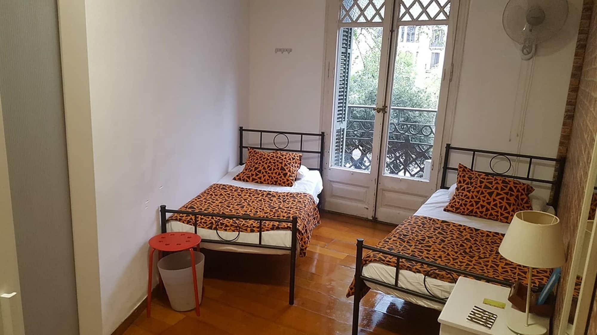 Diagonal House Hostel Barcelona Ngoại thất bức ảnh