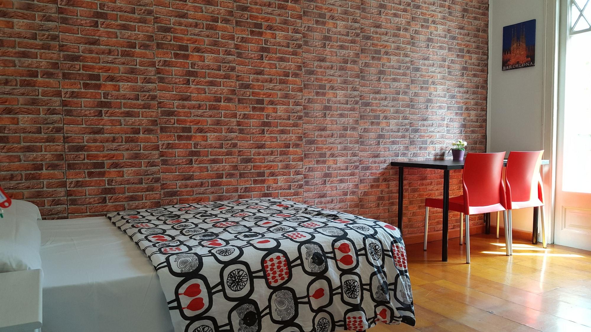 Diagonal House Hostel Barcelona Ngoại thất bức ảnh