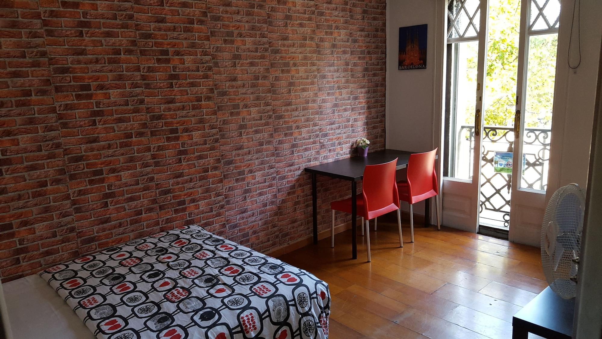 Diagonal House Hostel Barcelona Ngoại thất bức ảnh