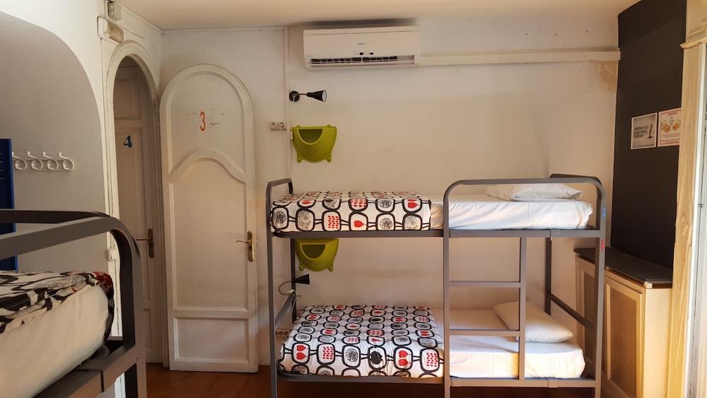 Diagonal House Hostel Barcelona Ngoại thất bức ảnh