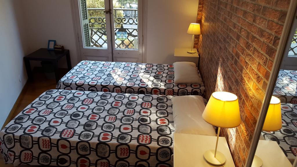 Diagonal House Hostel Barcelona Ngoại thất bức ảnh